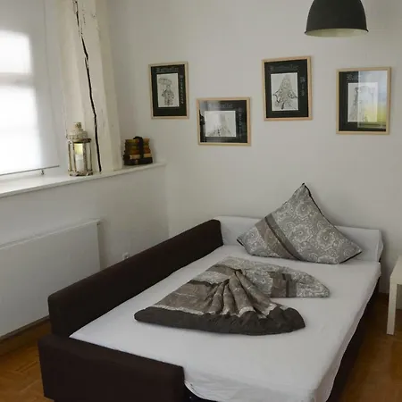 Old Town Apartment *